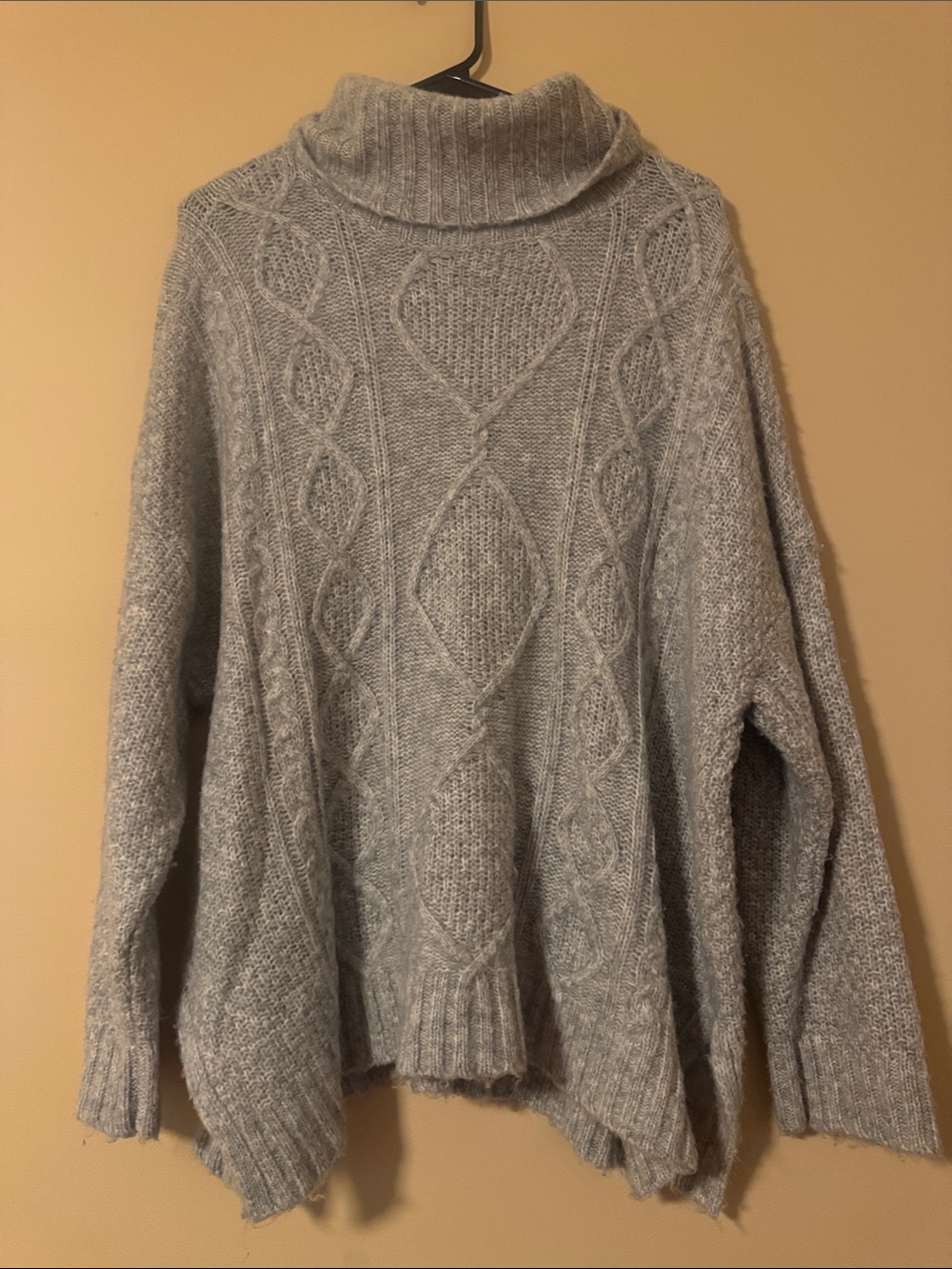 Aerie Light Gray Cable over sized Turtleneck Sweater, M
